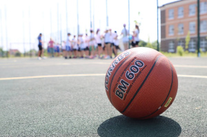 Состоялось торжественное открытие Всекубанского турнира по уличному баскетболу среди детских дворовых команд на Кубок губернатора Краснодарского края 2022 года.