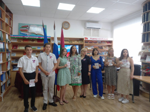Полицейские Брюховецкого района торжественно вручили первые паспорта юным жителям района