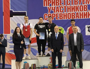 Коротченко Максим занял 2 место в Чемпионате Южного Федерального округа по тяжелой атлетике