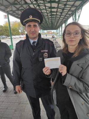 Полицейские Брюховецкого района проинформировали граждан о преимуществах получения госуслуг в электронном виде