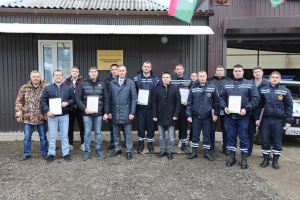 Спасателей поздравили с профессиональным праздником