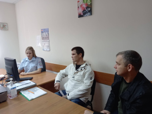 В Брюховецком районе полицейские провели обучающий мастер-класс по использованию портала Госуслуг