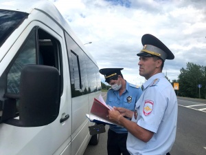 Госавтоинспекция контролирует пассажирские перевозки!