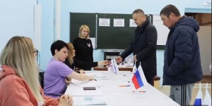Глава района Сергей Ганжа проголосовал в числе первых
