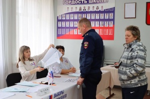 Продолжается голосование на выборах Президента России