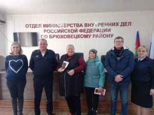 В Краснодарском крае жителям новых регионов Российской Федерации вручили паспорта