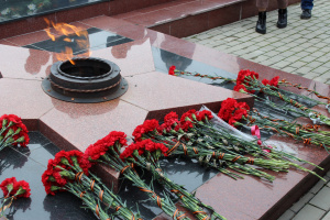 Митинг у мемориала "Скорбящая мать", посвященный 79-й годовщине освобождения Брюховецкого района от немецко-фашистских захватчиков.