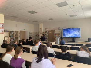 В Брюховецком районе инспекторы ПДН совместно с общественниками провели беседу со школьниками
